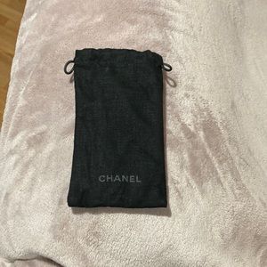 CHANEL glass bag & pad
